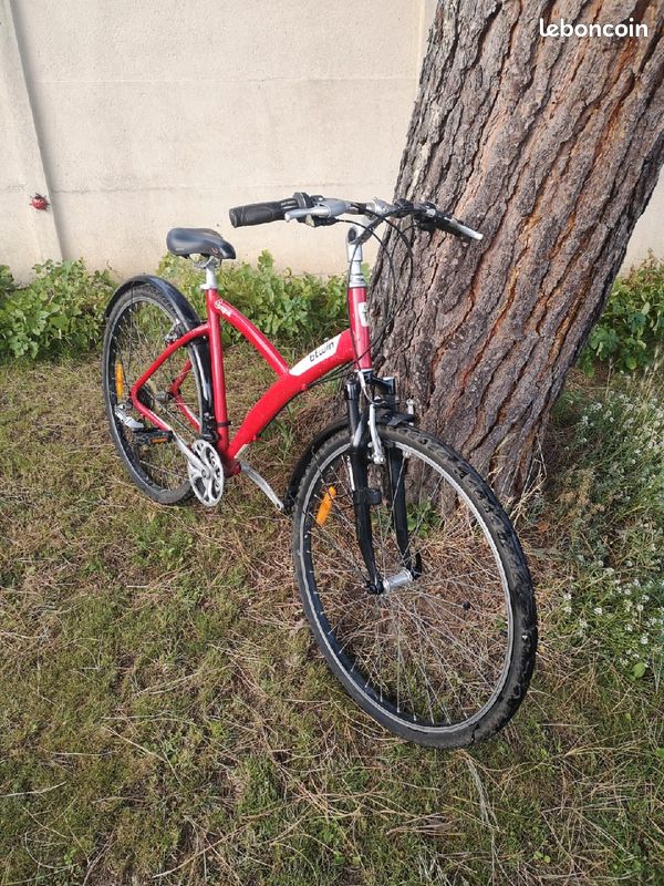 Vélo DÉCATHLON VTC Original 5, pour adolescents ou jeune adultes ( B'twin) (image 1)