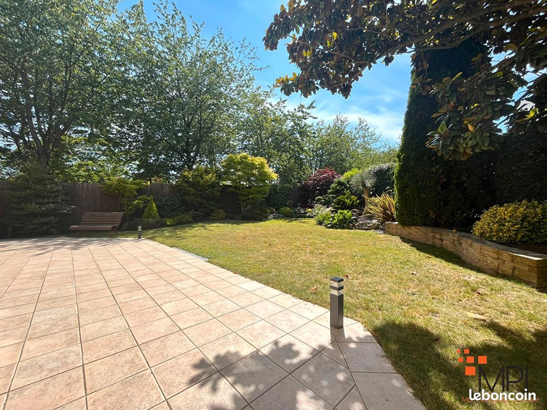 Maison 8 pièces 246 m² · à Le Rheu · 246 m² · 565 000 €