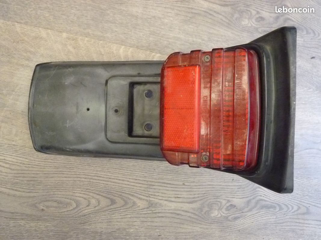 Bavette ou garde boue Honda CB 250 RS (image 1)