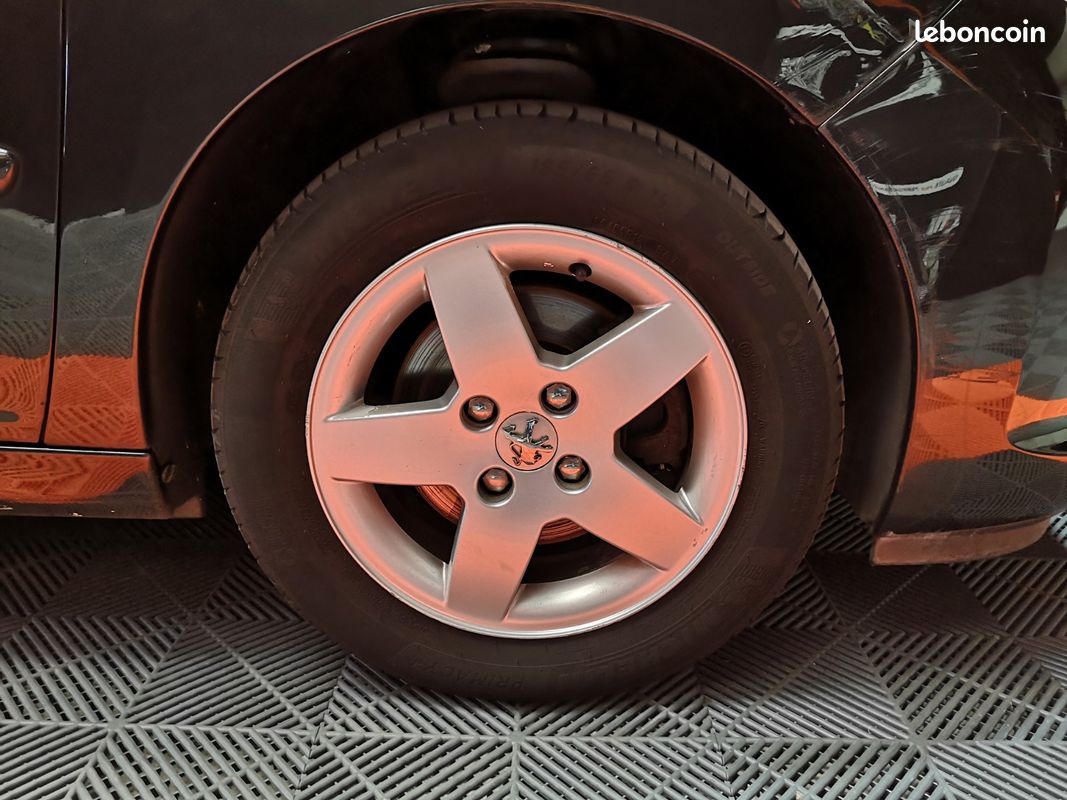Peugeot 207 1.4 VTI 16v 95Ch Premium Pack (image 12)