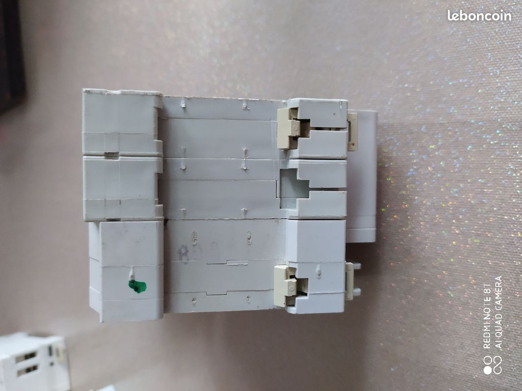 Disjoncteur différentiel 2x10A 300mA MERLIN GERIN (image 4)