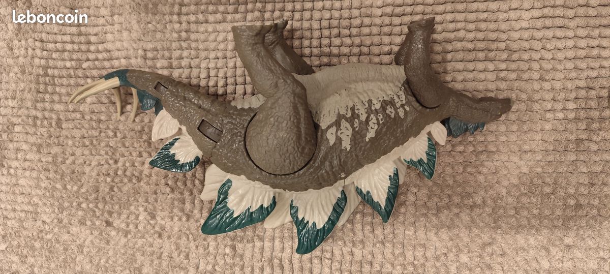 Stégosaure Jurassic world (image 3)