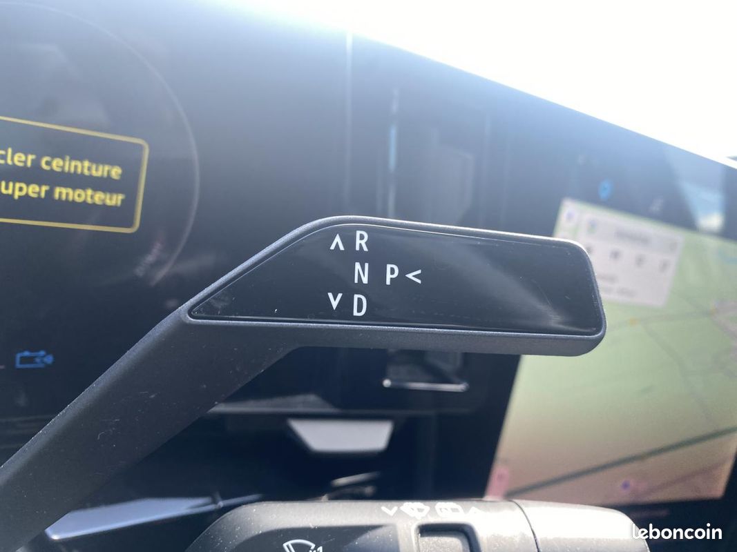 RENAULT AUSTRAL 1.2 E-Tech Hybride - 200 - BVA multi-modes 2024 Iconic (image 27)
