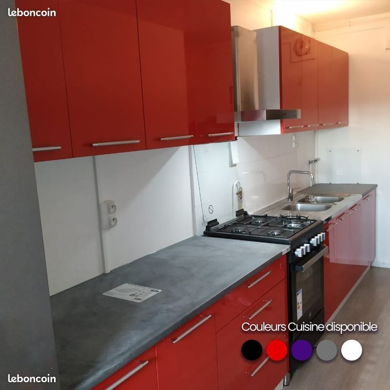 Cuisine laqué brillant rouge de luxe pour studio (image 1)