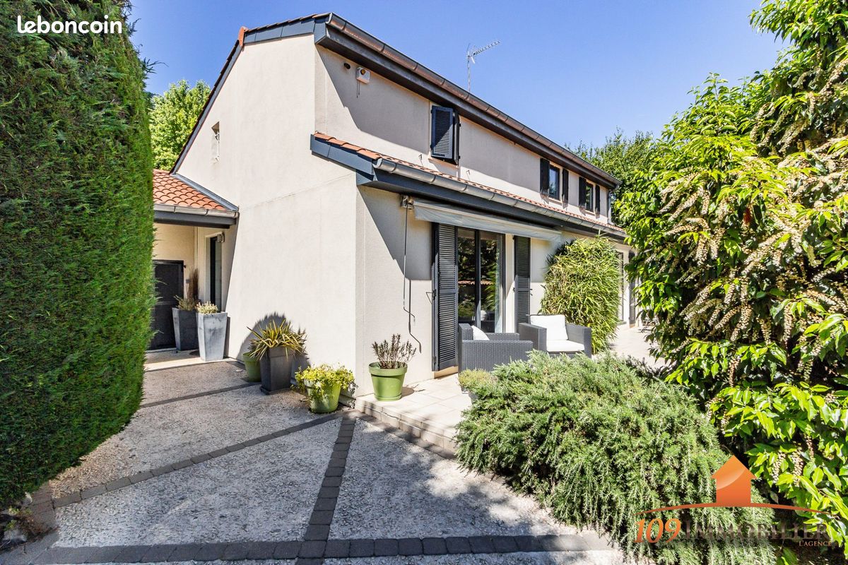 Maison 7 pièces 154 m² · à Villefranche-sur-Saône · 154 m² · 497 000 €
