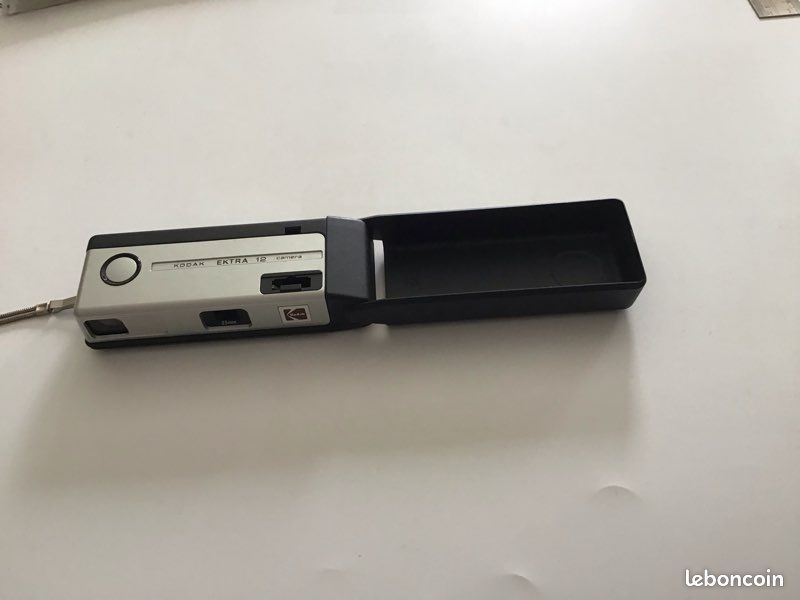 Appareil photo KODAK Ektra 22-EF dans son coffret et