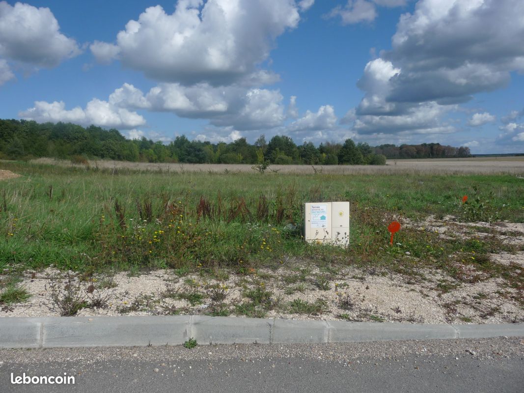 TERRAIN 798 m² VIABILISE 39 000 CHOUZY SUR CISSE · à Valloire-sur-Cisse · 39 000 €