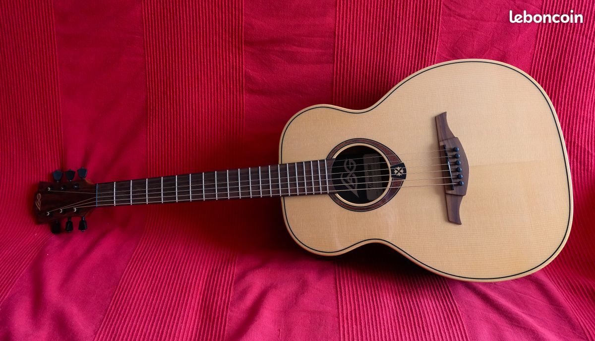 Guitare LAG Travel Spe + Etui (image 2)
