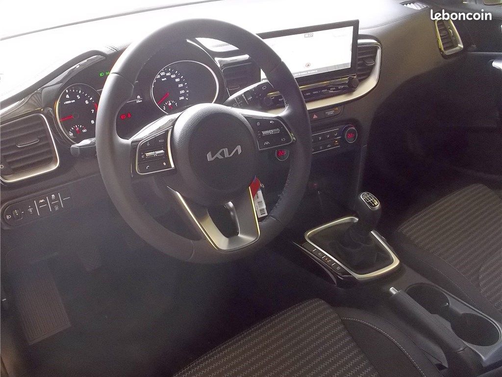 Kia CEED III 1.5 T-GDI 140 CH BVM6 Active (image 3)