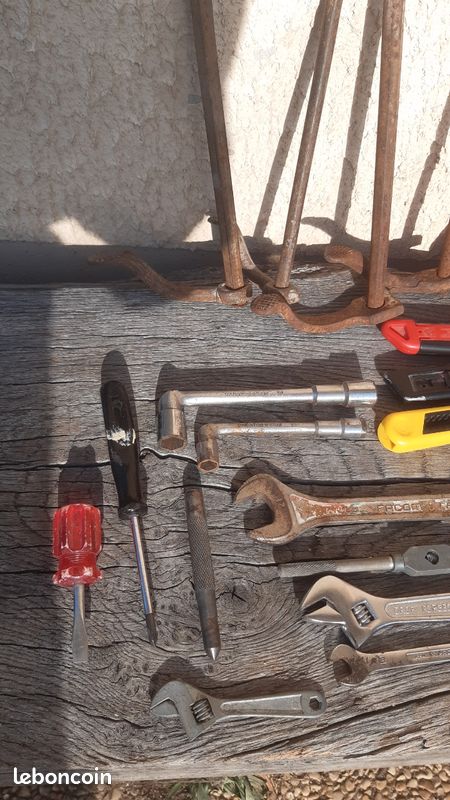 Lot D'outils Manuels D'occasion : Clés, Tournevis - 9 Pièces - Parfait Pour Le Bricolage Maison