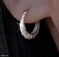 Magnifiques creoles irrisees en argent 925. Taille 2 cm de diametre. Prix negociable (image 7)