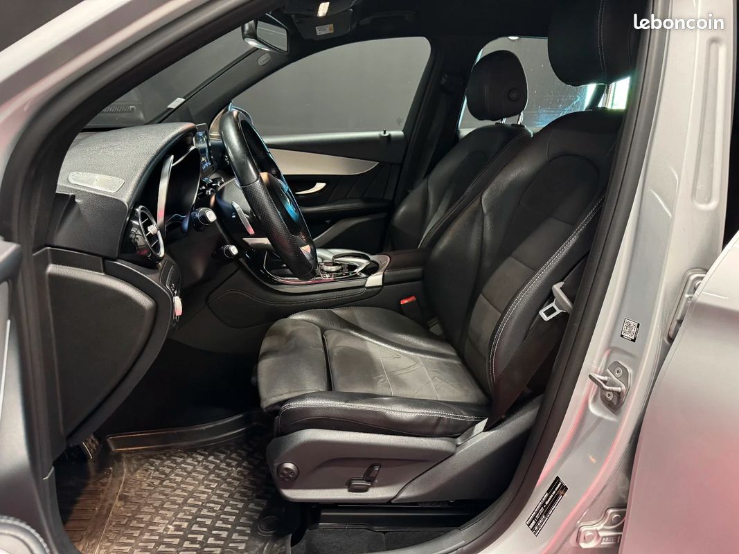 MERCEDES GLC 220 d 9G-Tronic 4Matic Sportline / SUIVI ENTRETIEN / PACK AMG / ATTELAGE / GARANTIE 12 MOIS (image 10)