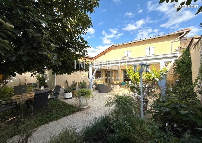Maison 5 pièces 179 m²