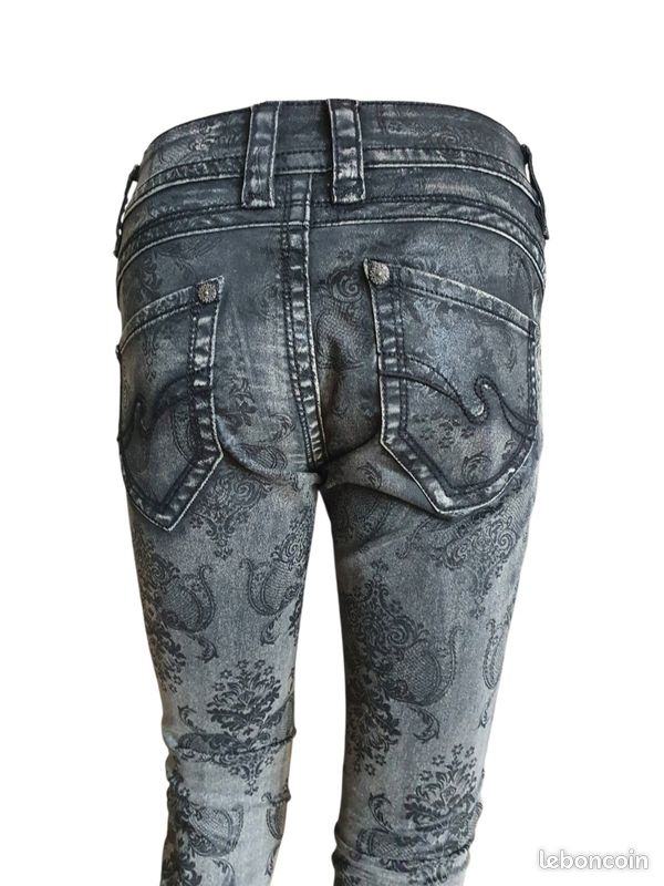 Jean Blue Monkey Laura – L'Indispensable Denim au Look Rock & Authentique T34 - Vêtements