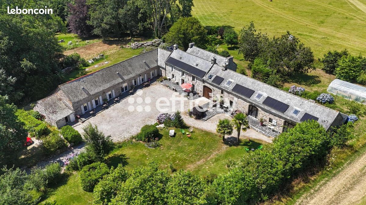 Maison 20 pièces 466 m² · à Plomodiern · 466 m² · 893 900 €