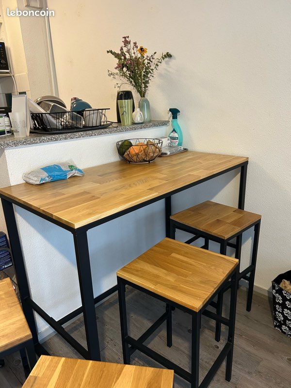 Table haute en bois de chêne et métal, et ses quatre tabourets (image 1)