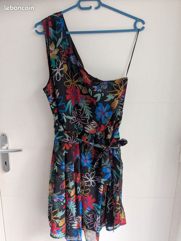 Robe (image 1)