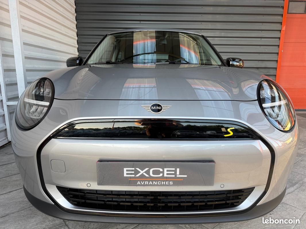 Mini Cooper ELECTRIC J01 SE 218 ch Essential (image 2)
