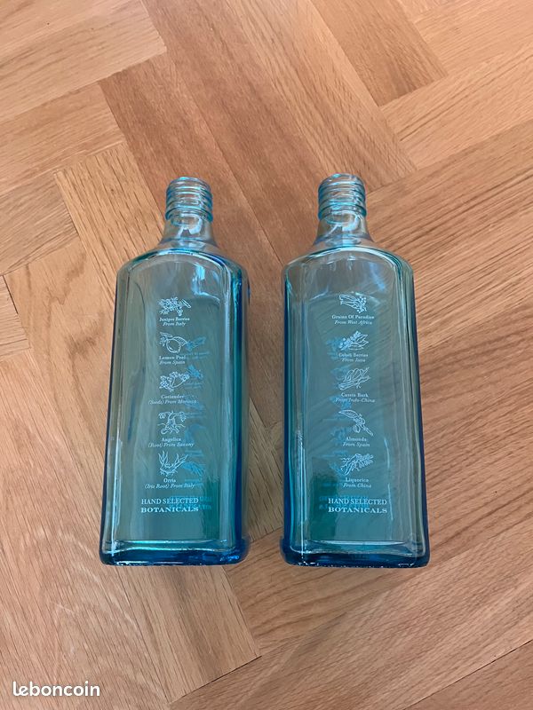 Lot 2 Bouteilles vides Gin Bombay Sapphire, 70cl - Mariage, Banquet, Bar, Soirée privée, Décoration, Vitrine; Carafe & Pichet Restaurant; Photophore (image 1)