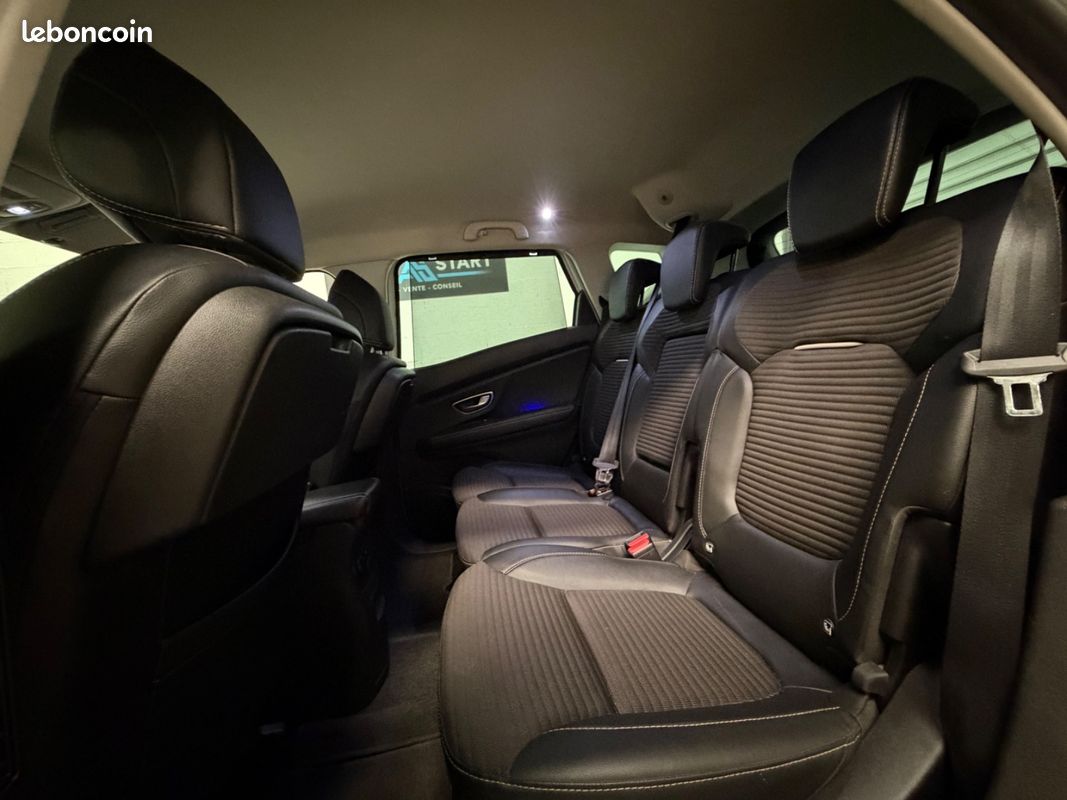 Renault SCÉNIC IV Intens 1.6 DCI 130 / CARPLAY FILAIRE / CAMERA RECUL / RADARS AV AR / GRAND ECRAN / KEYLESS /ROUE DE SECOURS GALETTE (image 28)