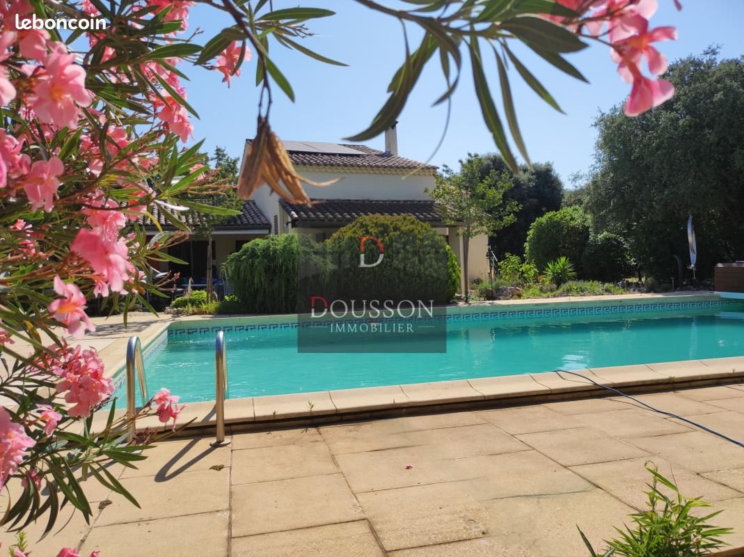 Maison 6 pièces 223 m² · à Saint-Siffret · 223 m² · 680 000 €