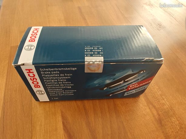 Plaquettes De Frein Arrière Bosch BP1449 - Jeu De 4 - Sans Cuivre - Certifié ECE-R90 - Réduction Bruit Et Poussière