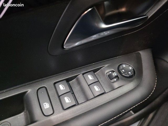 Peugeot 208 Hybrid 100 e-DCS6 Allure 5P (image 18)