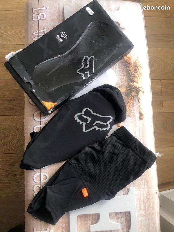 Genouillères Fox Launch D3O - Niveau Moyen - Taille M - Protection VTT/Cyclisme - NEUF