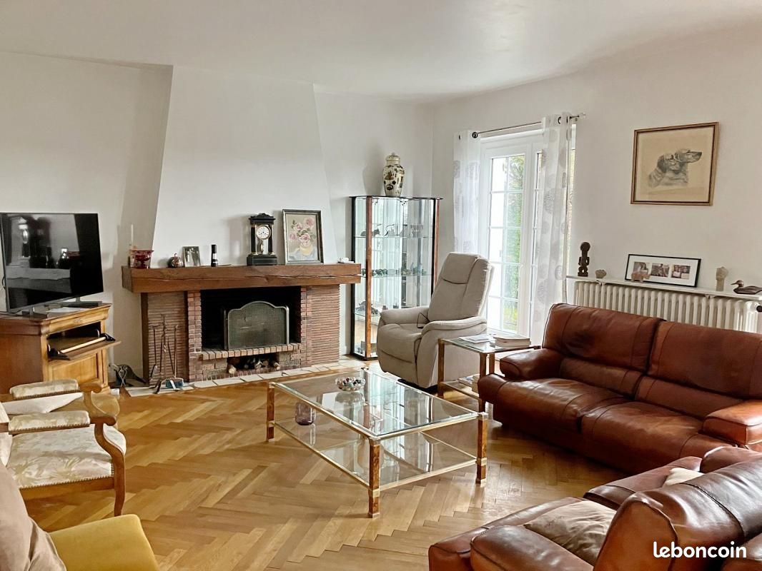 Maison 8 pièces 190 m² - Magnac-sur-Touvre 16600 (image principale 3)