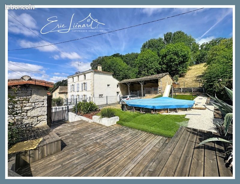 Maison 8 pièces 221 m² · à Nanteuil · 221 m² · 247 925 €