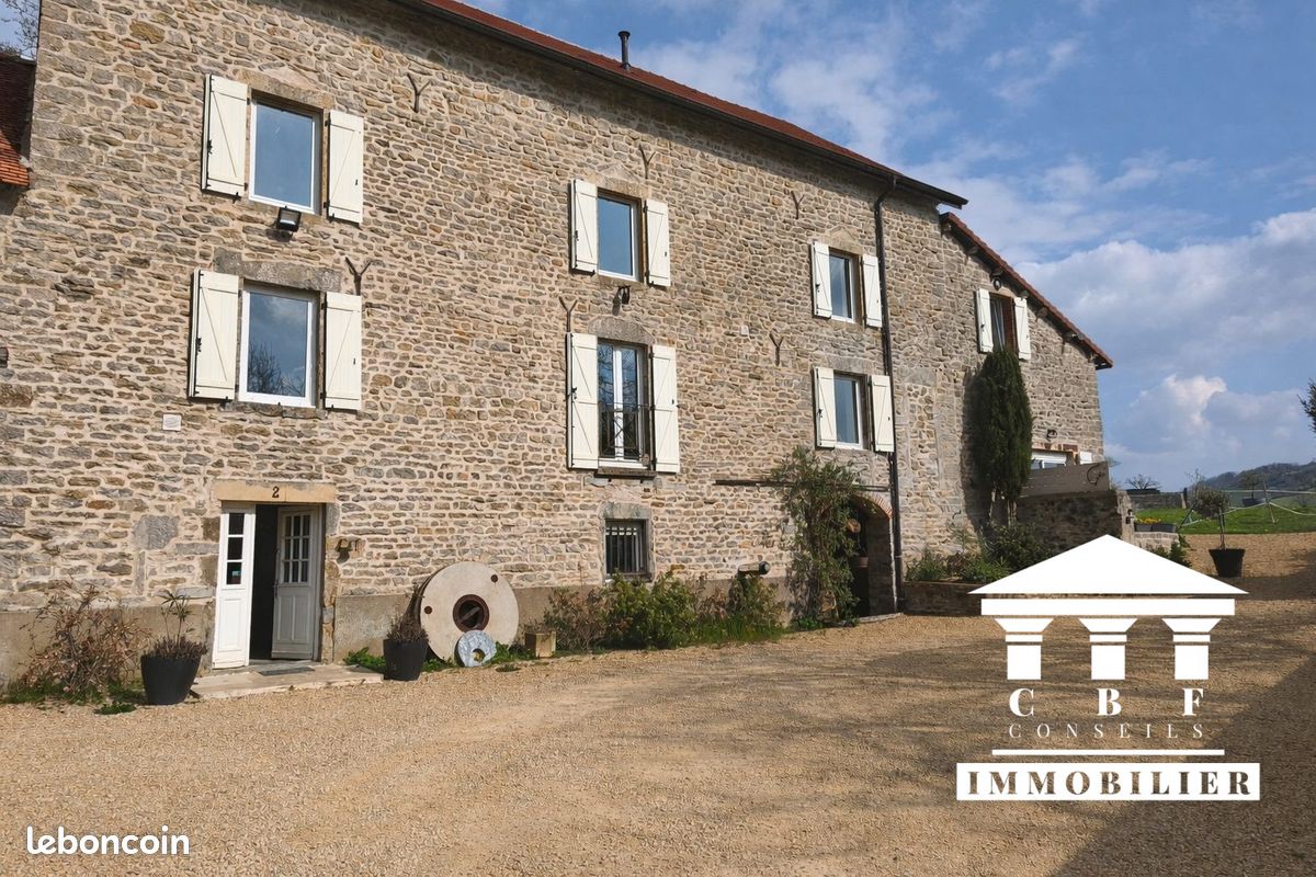 Maison 8 pièces 310 m² · à Sainte-Hélène · 310 m² · 435 000 €