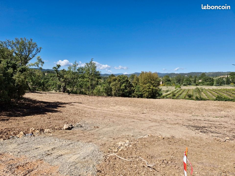 Terrain 1 523 m² Carces · à Carcès · 165 000 €