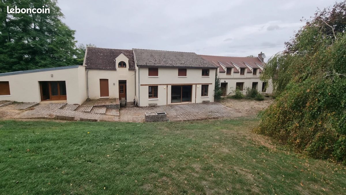 Maison 12 pièces 447 m² · à Pailly · 447 m² · 393 500 €