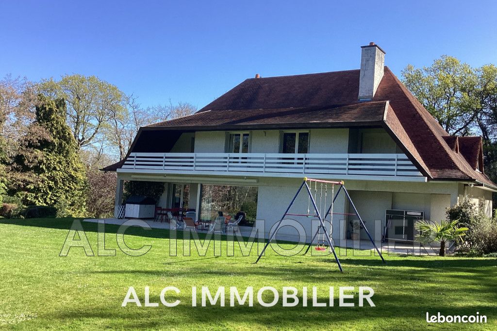 Maison 10 pièces 250 m² · à Saint-Germain-du-Corbéis · 250 m² · 443 900 €