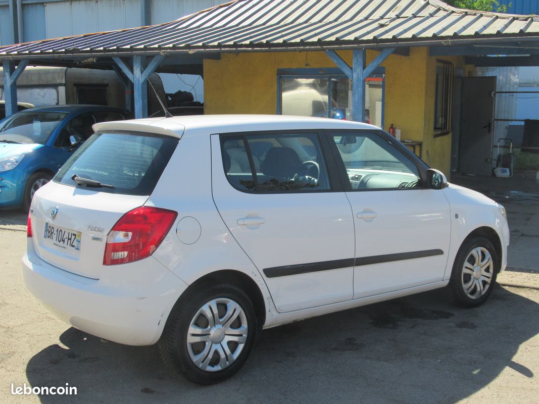 Skoda fabia 1.2 tsi 105 ch ambition (image 3)