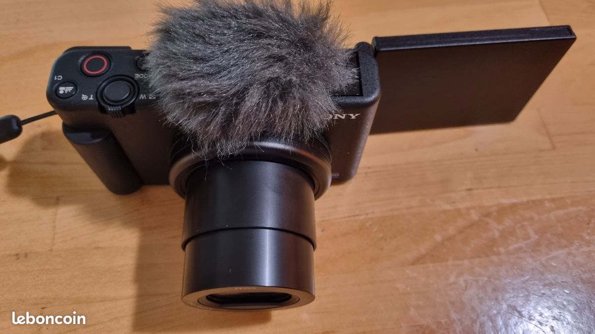 Appareil photo-video vlog ZV-1 sony / poignée-trépied VCT-SGR1 / pare-vent micro / Batterie rechargeable (image 7)
