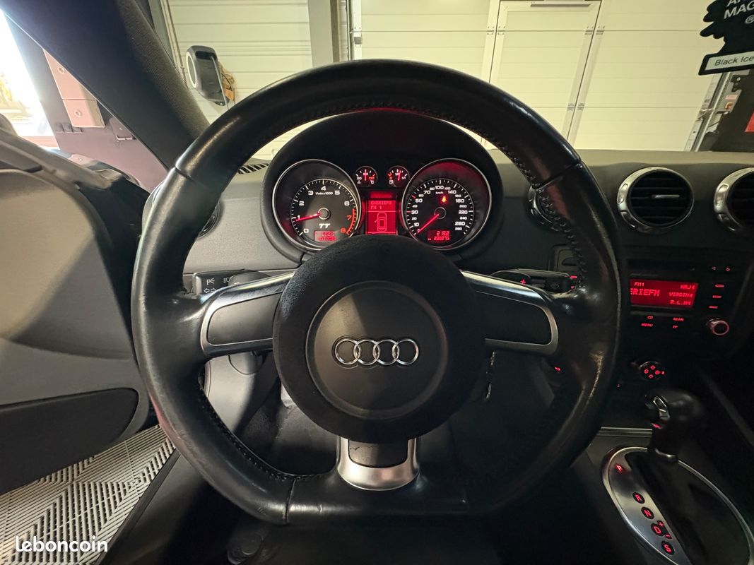 AUDI TT 2.0 TFSI 200ch S-Tronic A / RÉVISION MAI 2026 / DISTRIB AVRIL 2025 / PNEUS AV NEUFS (image 16)