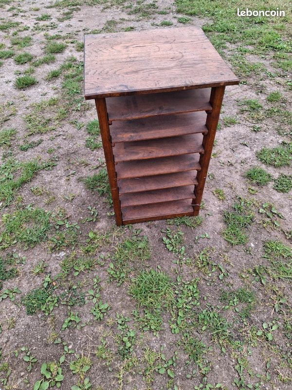 Meuble de rangement très ancien (image 4)