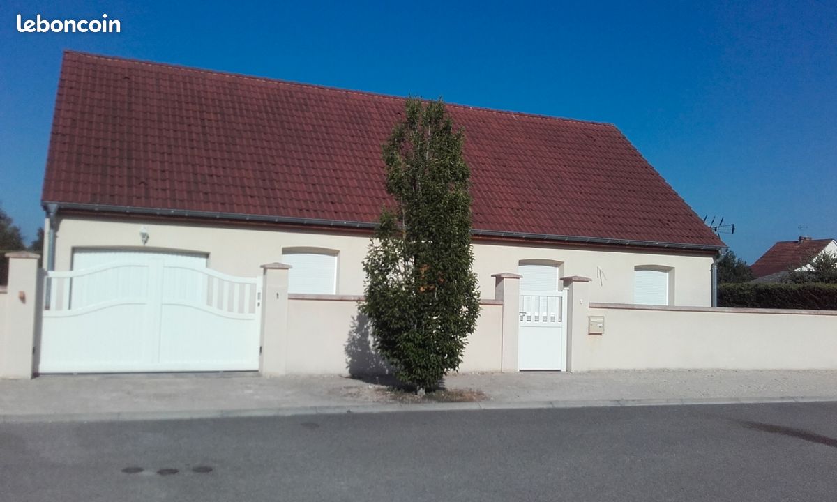 Maison 4 pièces 94 m² · à Auxonne · 94 m² · 975 €/mois