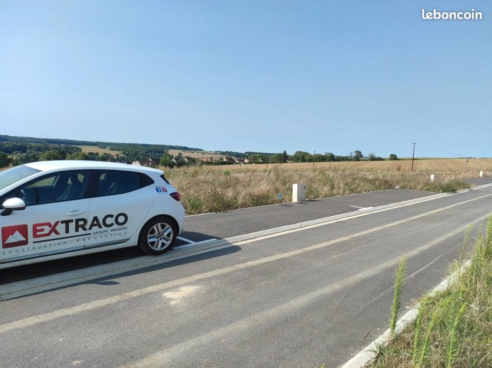 Terrain 585 m² Auneuil · 69 000 €