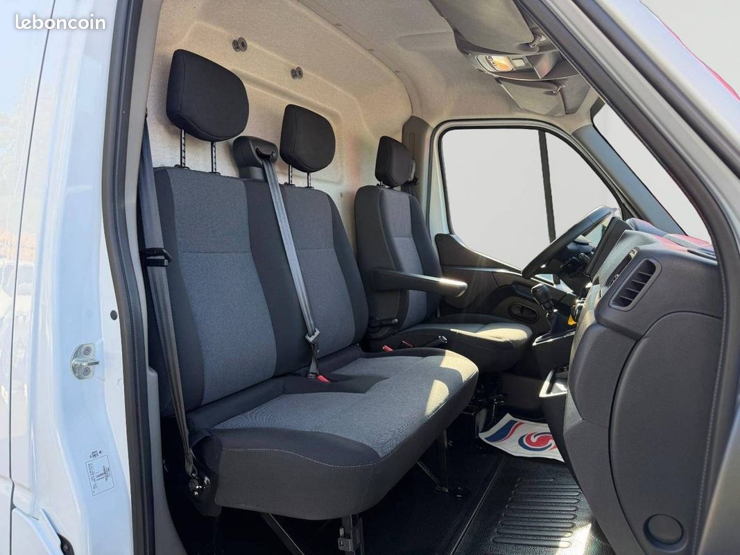 Renault master fgn trac f3500 l2h2 blue dci 135 confort (image 11)