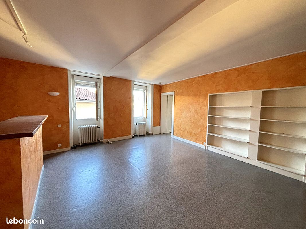 Appartement 2 pièces 56 m² · à Saint-Galmier · 56 m² · 535 €