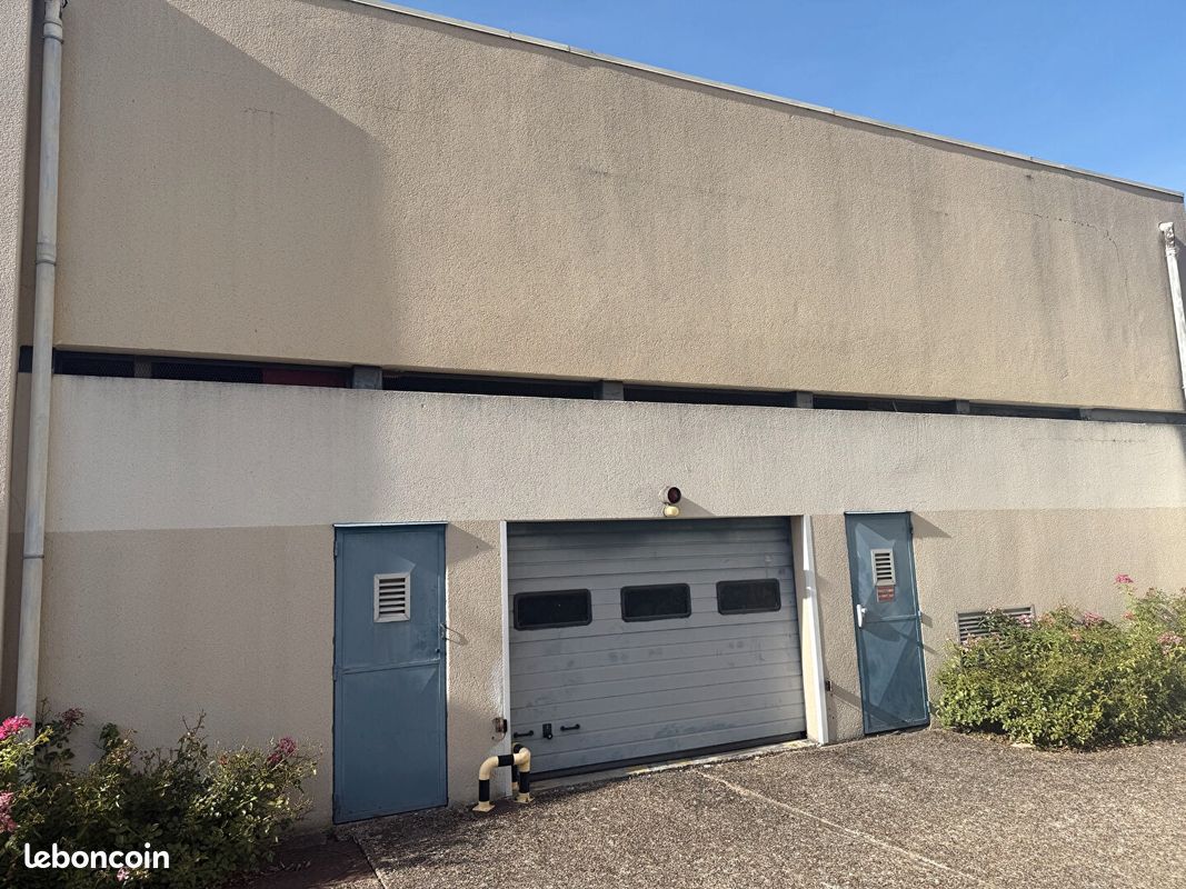 Parking 1 pièce 16 m² · à Vendôme · 16 m² · 23 000 €