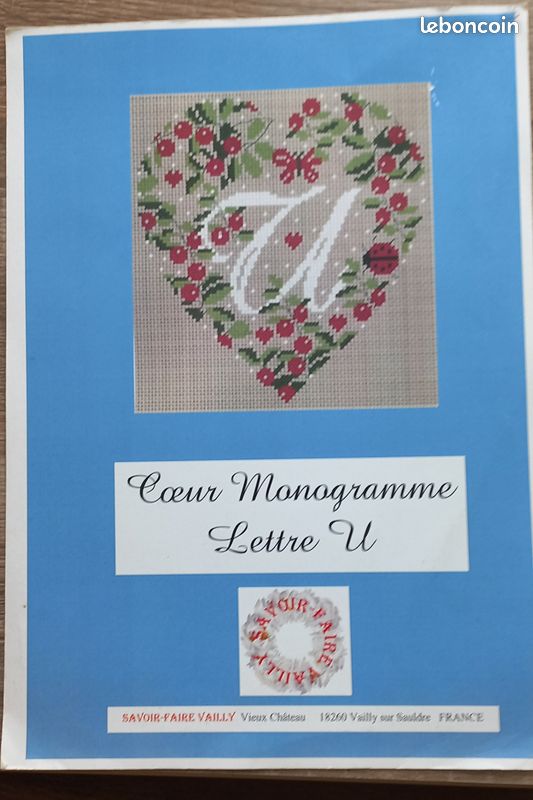 Grille diagramme point de croix coeur monogramme lettre u vailly savoir faire (image 1)