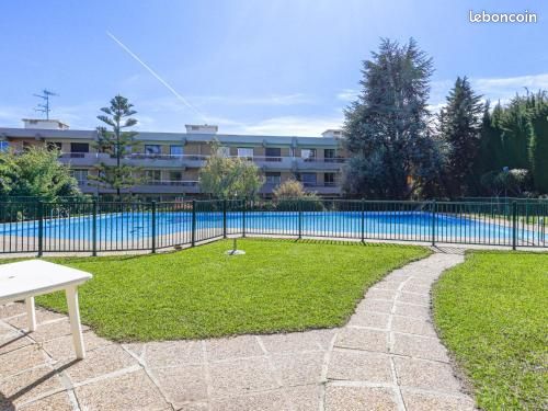 Appartement 1 pièce 50 m² · à Mandelieu-la-Napoule · 50 m² · 4 000 €