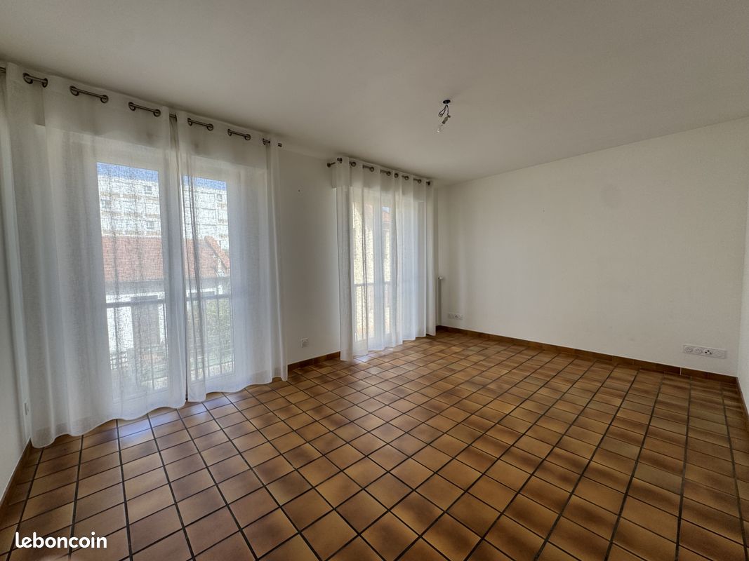 Appartement 3 pièces 64 m² · à Toulouse · 64 m² · 945 €