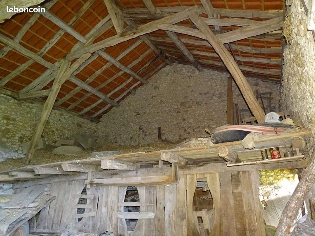 Maison 1 pièce 69 m² · à Saint-Jean-d'Estissac · 69 m² · 60 000 €