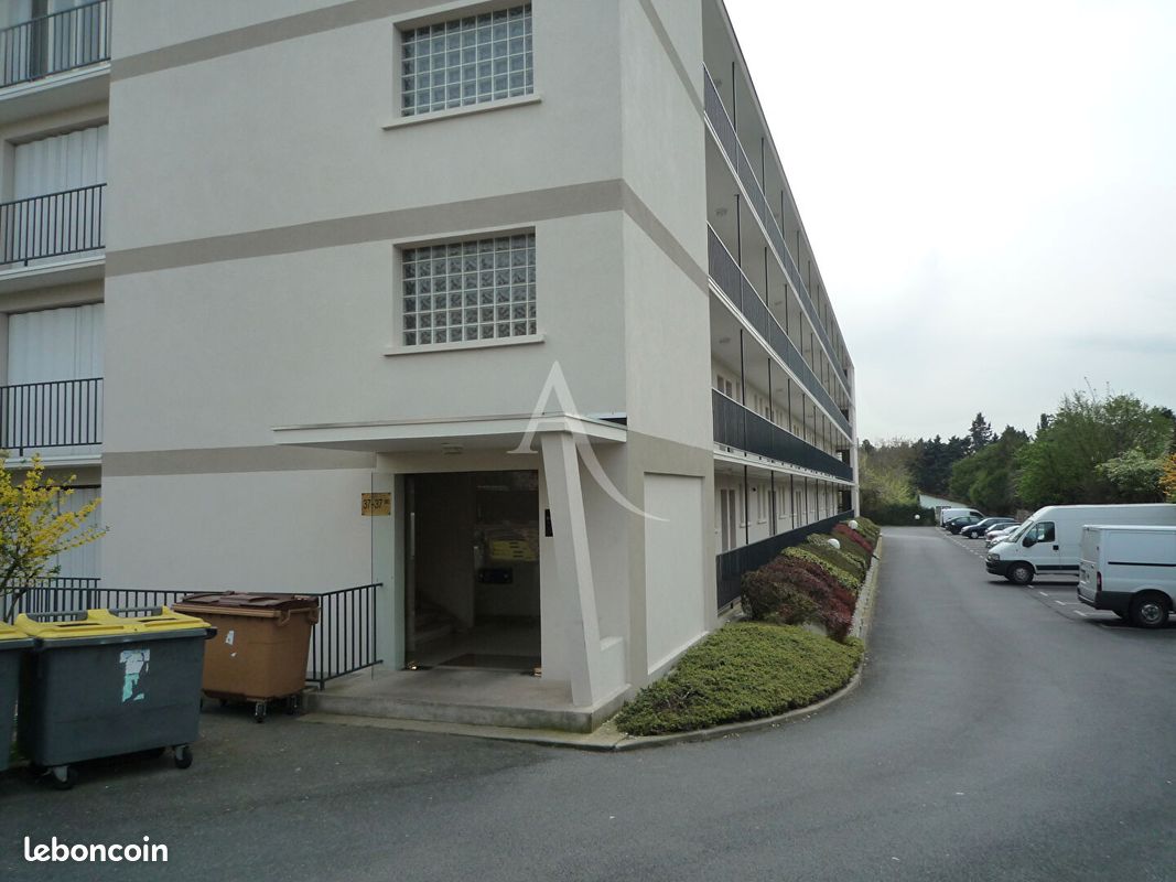 Studio 1 pièce 30 m² (image 2)