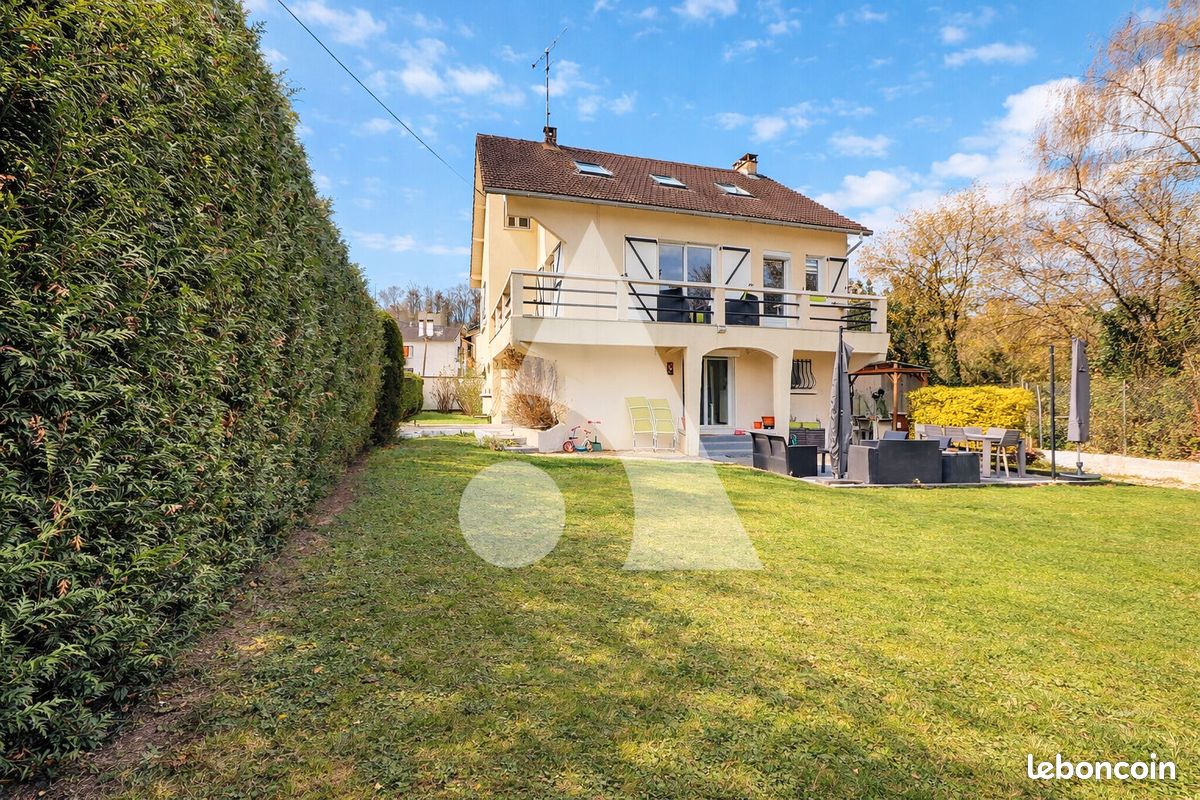 Maison 5 pièces 111 m² · à Auvers-sur-Oise · 111 m² · 390 000 €