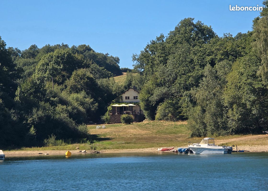 Maison 10 pièces 247 m² · à Arvieu · 247 m² · 979 000 €